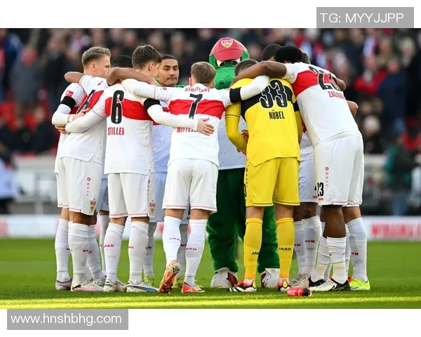 斯图加特与沙尔克激战正酣比分悬念引人关注